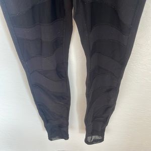 Lululemon leggings with mesh cutouts on front, size 6
